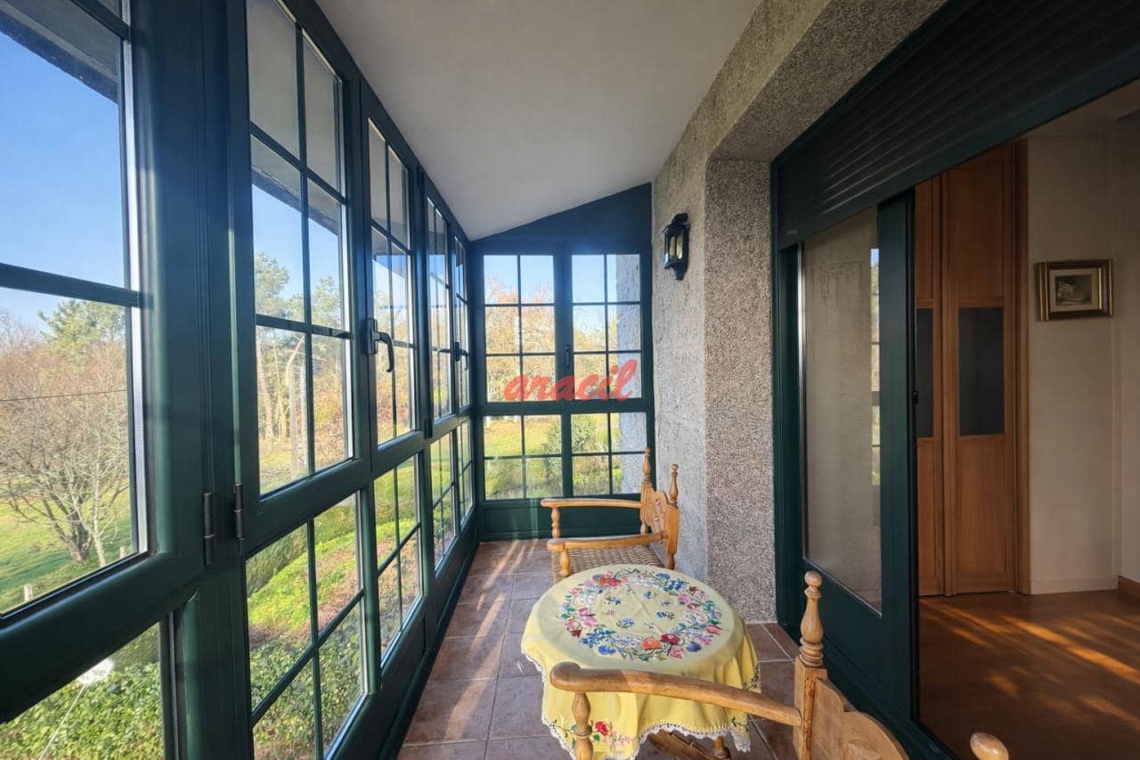 Chalet de 4 habitaciones en Amoeiro en venta con piscina garaje - 425.000 € (Ref: 9859040)