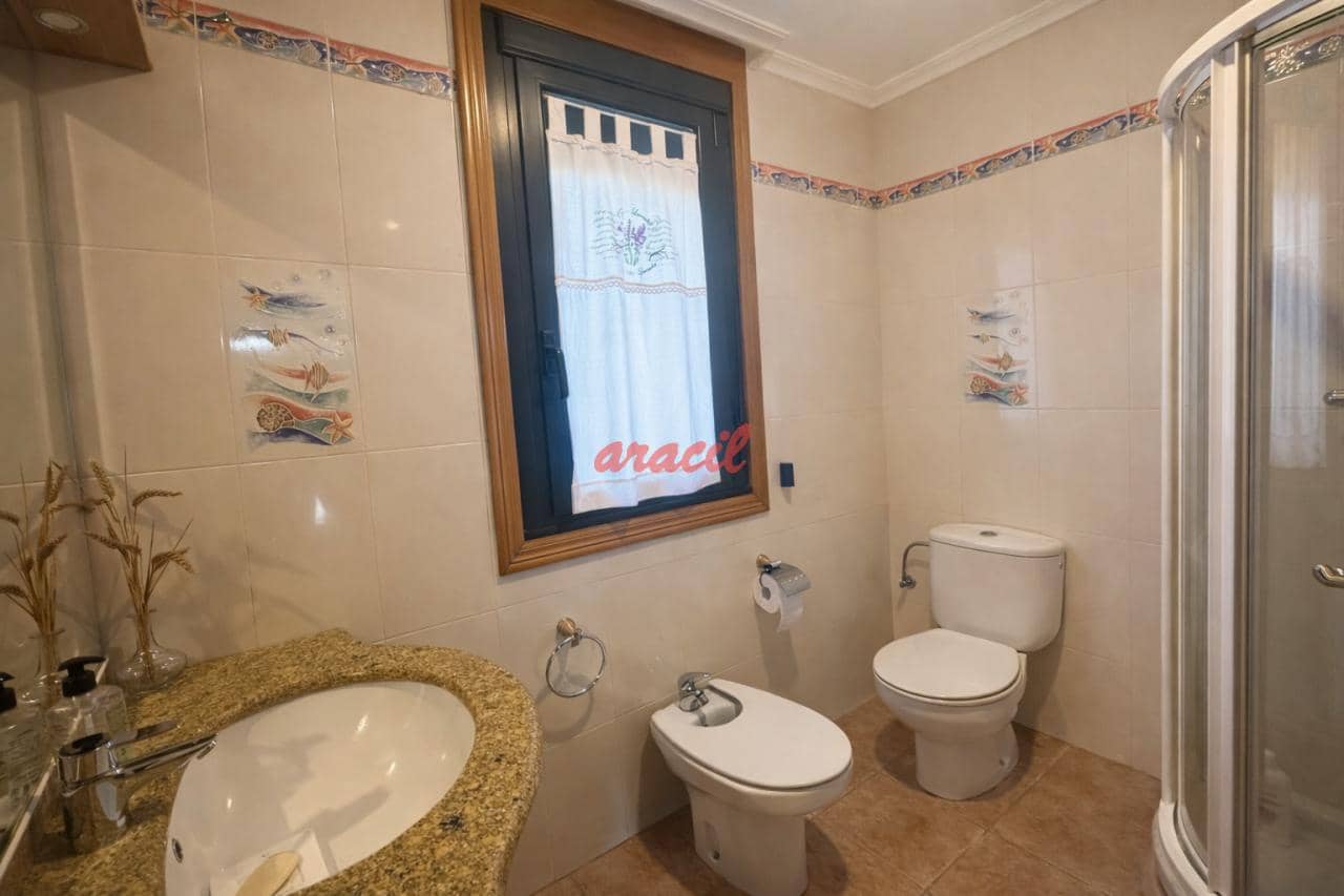 Chalet de 4 habitaciones en Amoeiro en venta con piscina garaje - 425.000 € (Ref: 9859040)