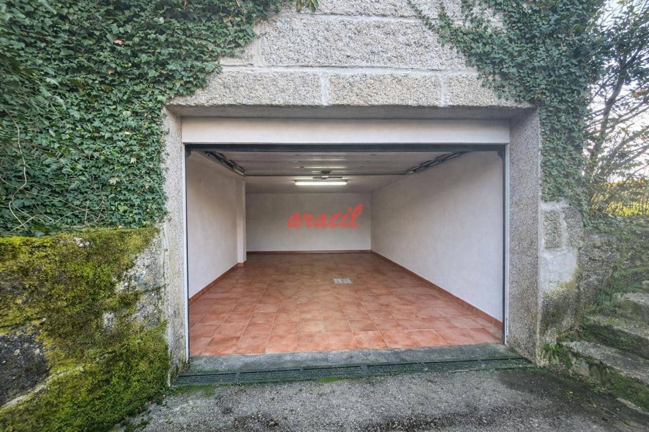 Chalet de 4 habitaciones en Amoeiro en venta con piscina garaje - 425.000 € (Ref: 9859040)