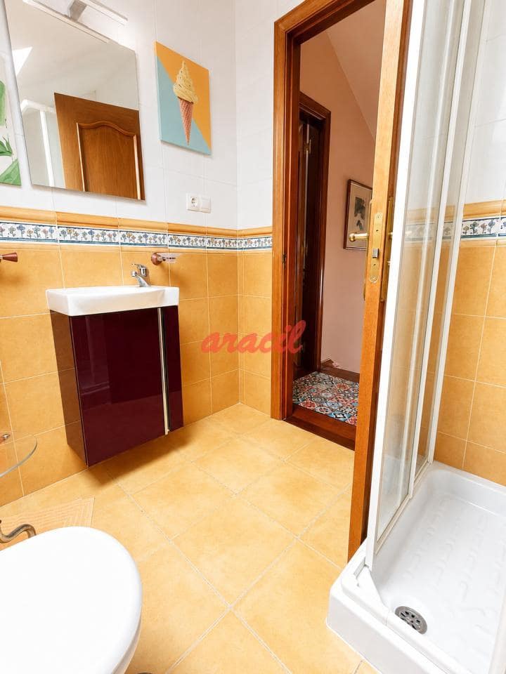 5 bedroom Villa for sale in Pereiro de Aguiar with garage - € 275,000 (Ref: 9861155)
