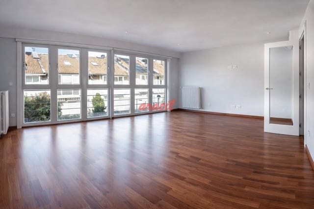 5 bedroom Semi-detached Villa for sale in Ourense city with pool garage - € 700,000 (Ref: 9866445)