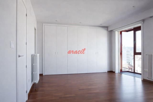 5 bedroom Semi-detached Villa for sale in Ourense city with pool garage - € 700,000 (Ref: 9866445)