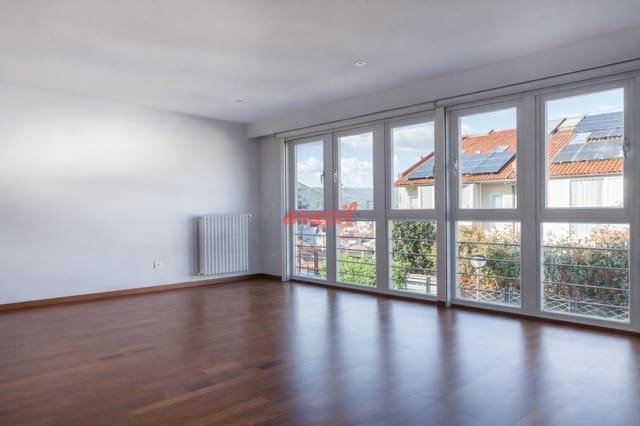 5 bedroom Semi-detached Villa for sale in Ourense city with pool garage - € 700,000 (Ref: 9866445)