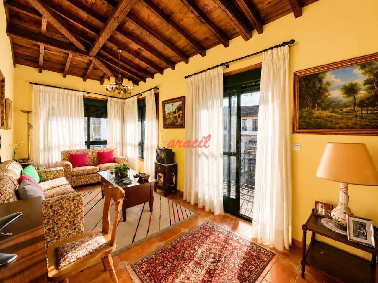 3 bedroom Villa for sale in Barbadas with garage - € 185,000 (Ref: 9895718)