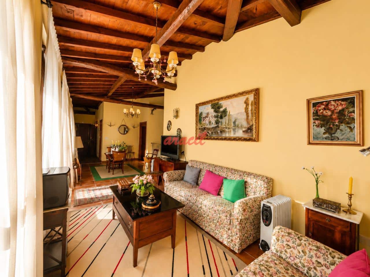 3 bedroom Villa for sale in Barbadas with garage - € 185,000 (Ref: 9895718)