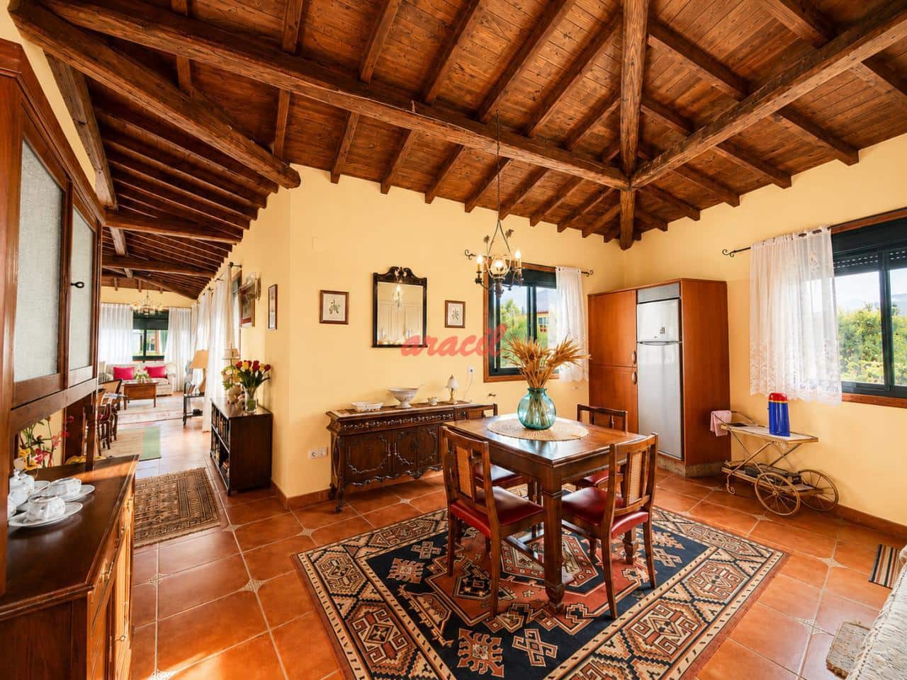 3 bedroom Villa for sale in Barbadas with garage - € 185,000 (Ref: 9895718)