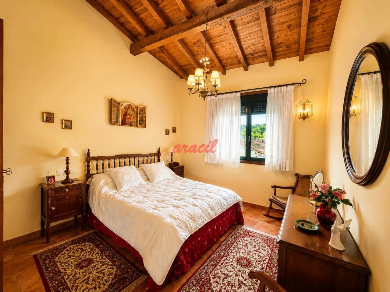 3 bedroom Villa for sale in Barbadas with garage - € 185,000 (Ref: 9895718)