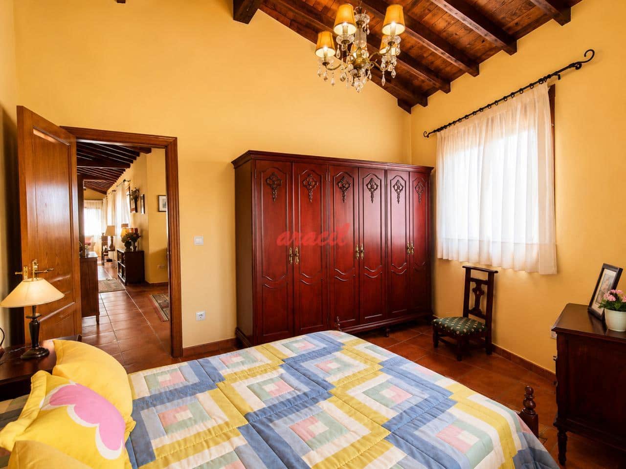 3 bedroom Villa for sale in Barbadas with garage - € 185,000 (Ref: 9895718)