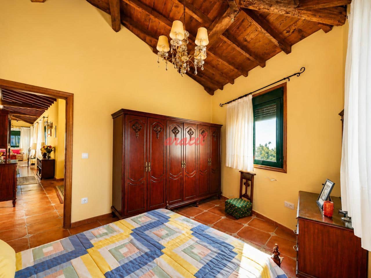 3 bedroom Villa for sale in Barbadas with garage - € 185,000 (Ref: 9895718)