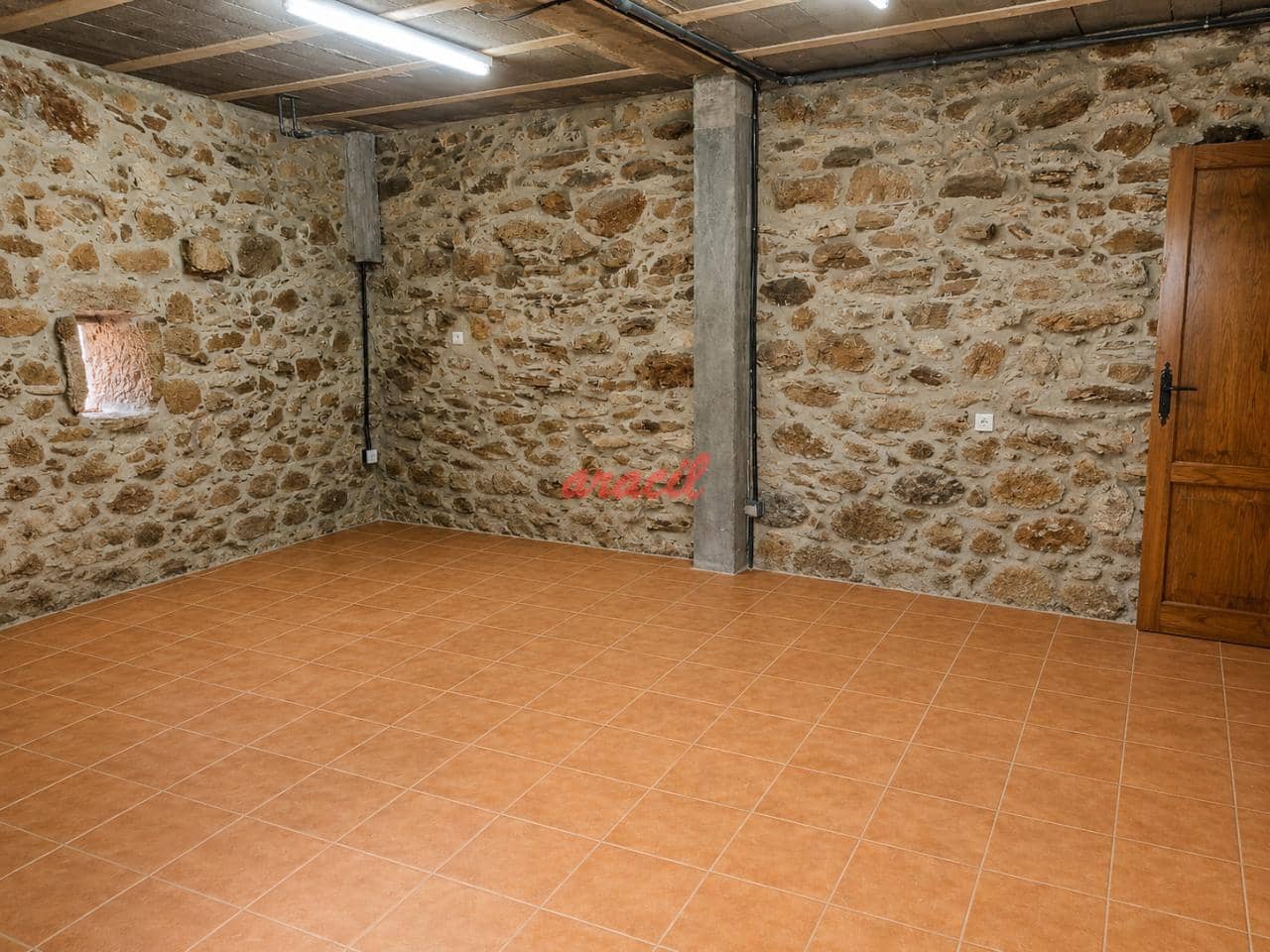 3 bedroom Villa for sale in Barbadas with garage - € 185,000 (Ref: 9895718)
