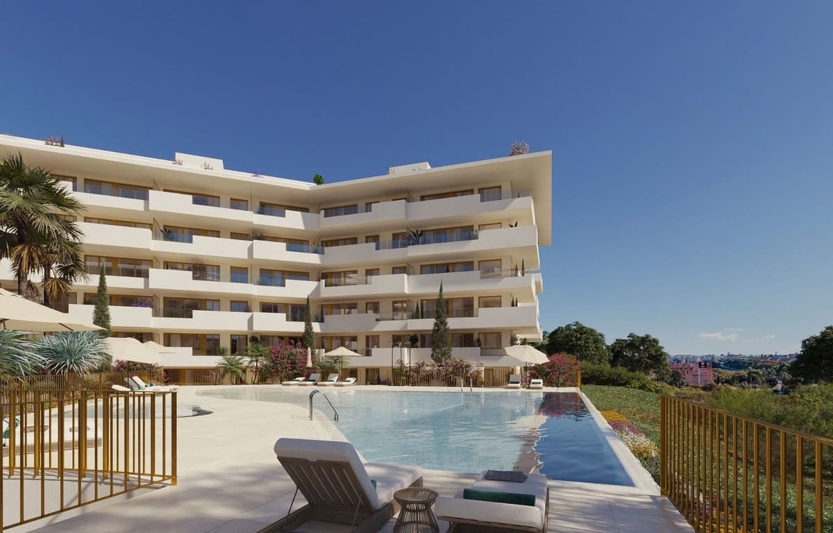 Apartamento de 2 habitaciones en Fuengirola en venta con piscina garaje - 329.000 € (Ref: 10136328)