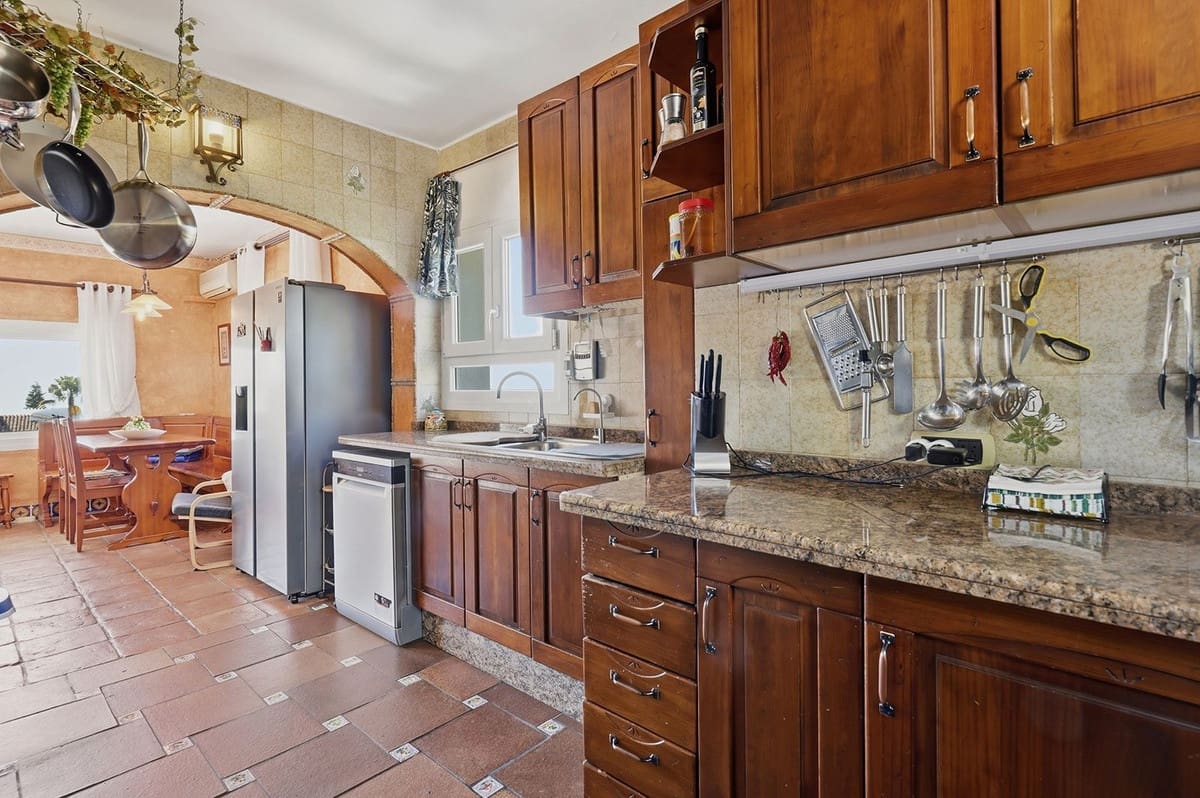 4 soverom Villa til salgs i Mijas Costa med svømmebasseng garasje - € 869 000 (Ref: 10183520)