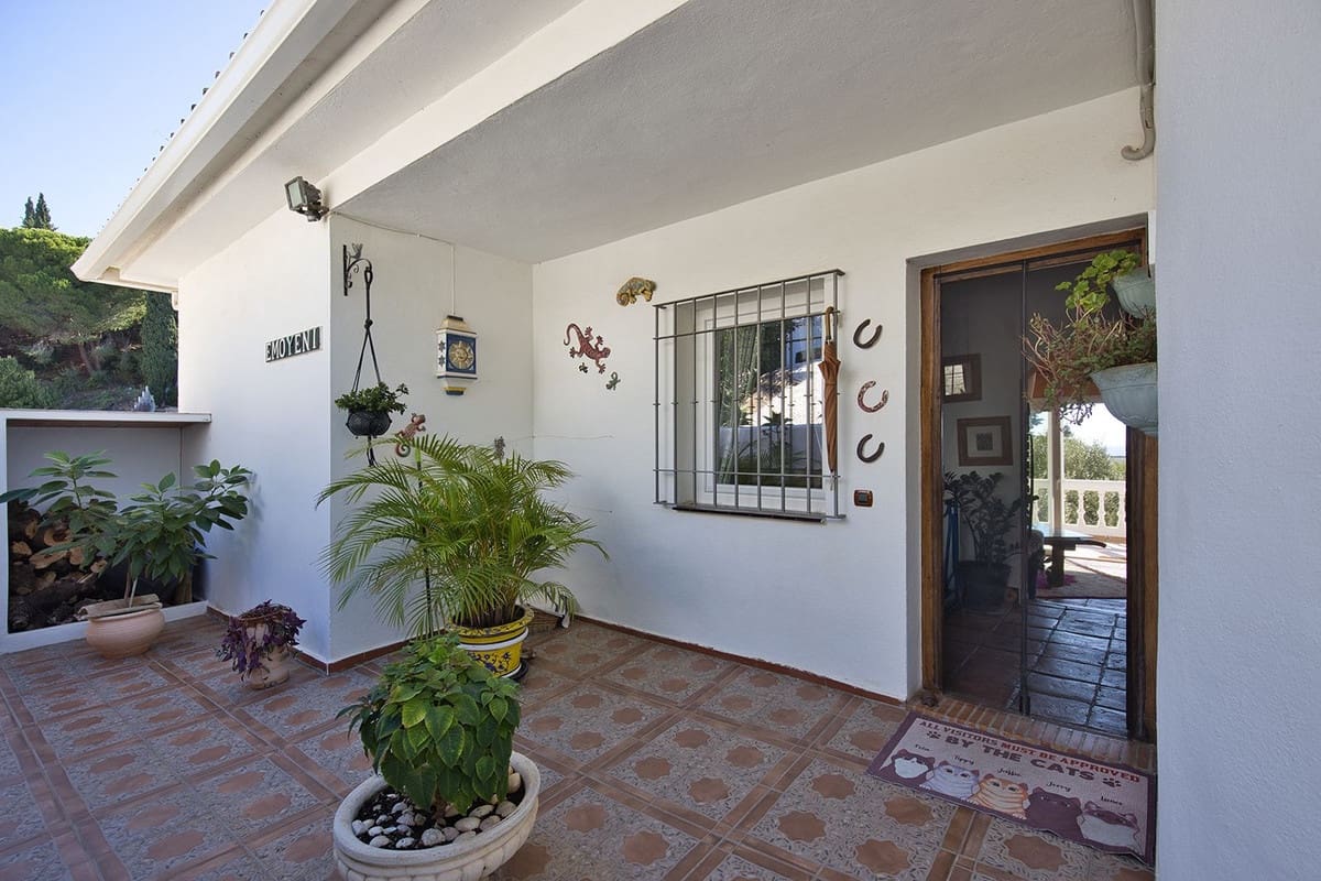 4 soverom Villa til salgs i Mijas Costa med svømmebasseng garasje - € 869 000 (Ref: 10183520)