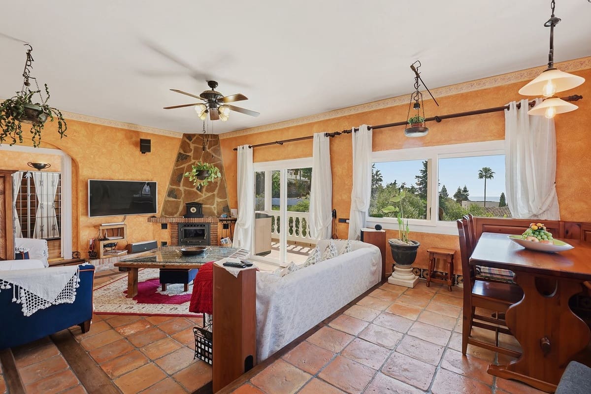 4 soverom Villa til salgs i Mijas Costa med svømmebasseng garasje - € 869 000 (Ref: 10183520)