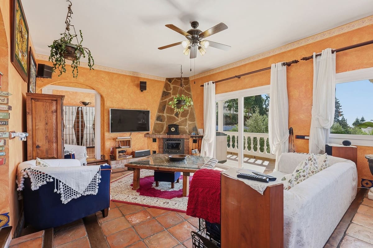 4 soverom Villa til salgs i Mijas Costa med svømmebasseng garasje - € 869 000 (Ref: 10183520)
