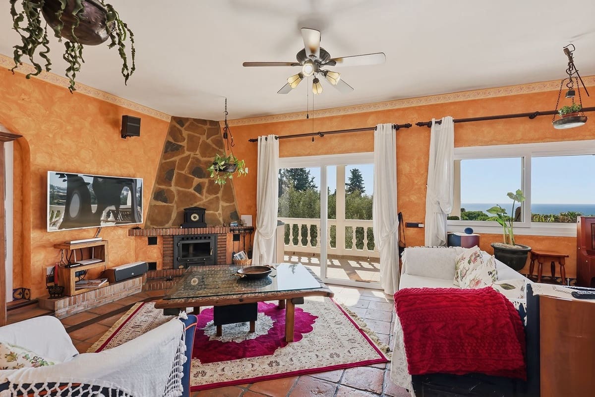 4 soverom Villa til salgs i Mijas Costa med svømmebasseng garasje - € 869 000 (Ref: 10183520)