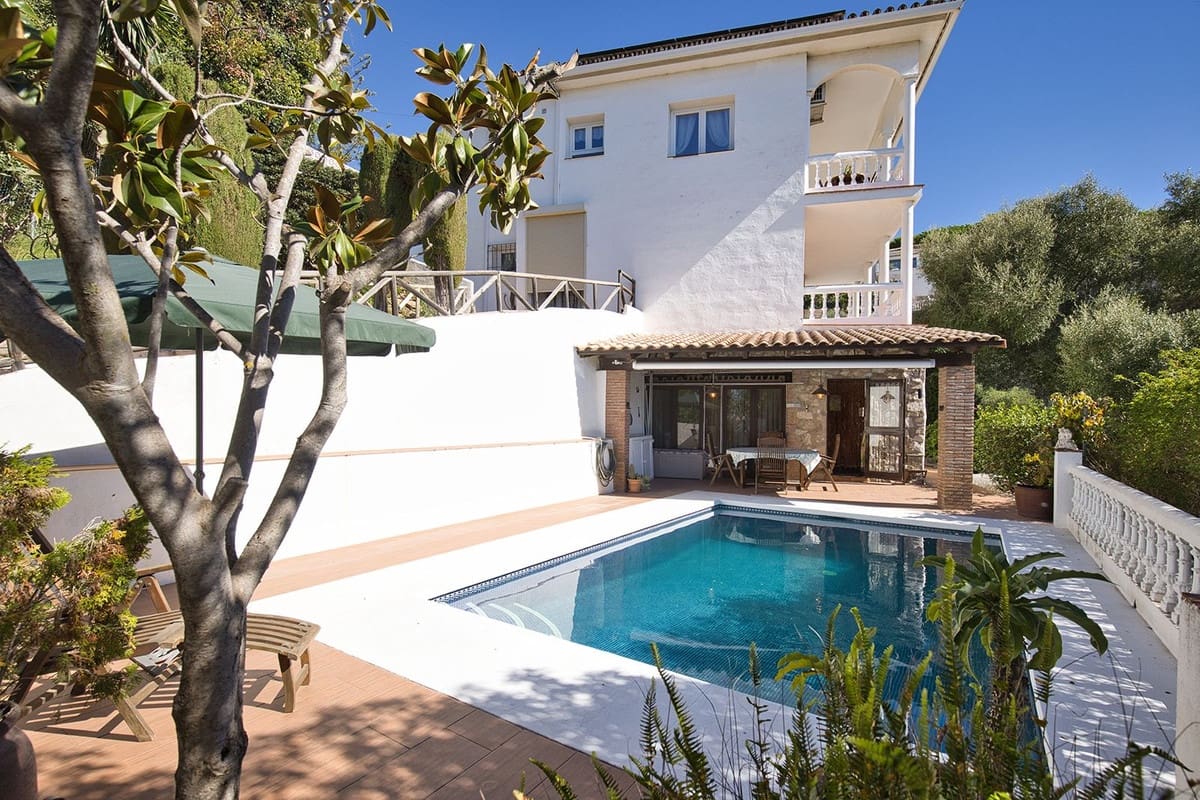 4 soverom Villa til salgs i Mijas Costa med svømmebasseng garasje - € 869 000 (Ref: 10183520)