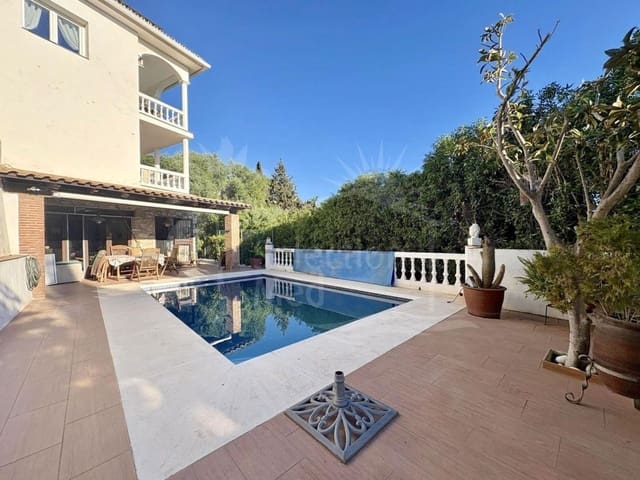Chalet de 4 habitaciones en Mijas Costa, Mijas en venta con piscina garaje - 869.000 € (Ref: 10183520)