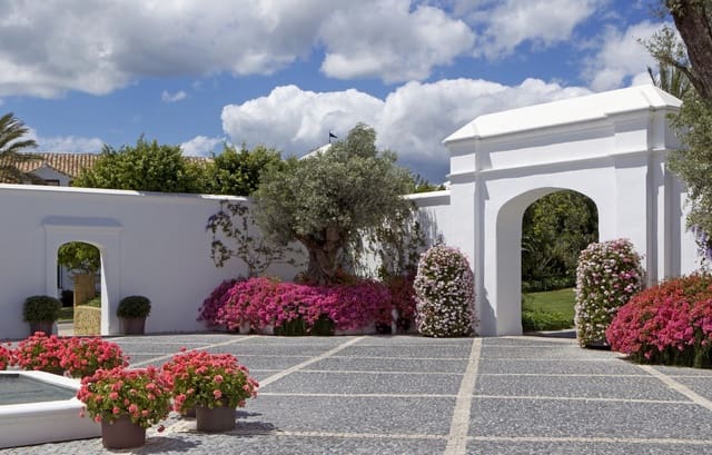 Chalet de 6 habitaciones en Casares en venta con piscina - 4.600.000 € (Ref: 5382106)