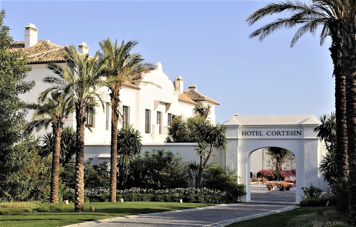 6 bedroom Villa for sale in Casares with pool - € 4,600,000 (Ref: 5382106)