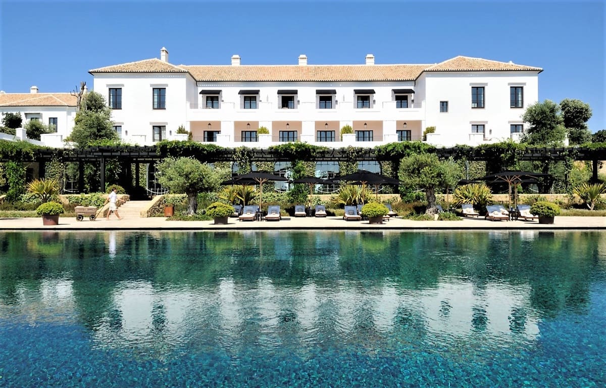 6 bedroom Villa for sale in Casares with pool - € 4,600,000 (Ref: 5382106)