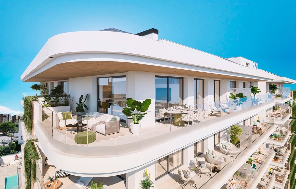 2 bedroom Penthouse for sale in Fuengirola with pool garage - € 659,500 (Ref: 5382204)