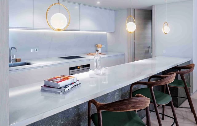 3 sypialnia Apartament przy plaży na sprzedaż w Fuengirola z basenem garażem - 1 051 500 € (Ref: 5382407)