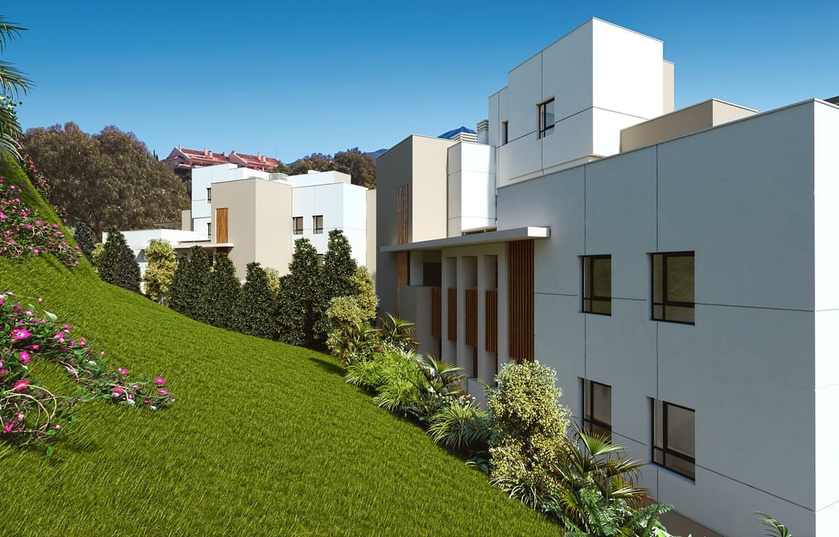 3 sypialnia Penthouse na sprzedaż w Nueva Andalucia z basenem garażem - 950 000 € (Ref: 6231118)