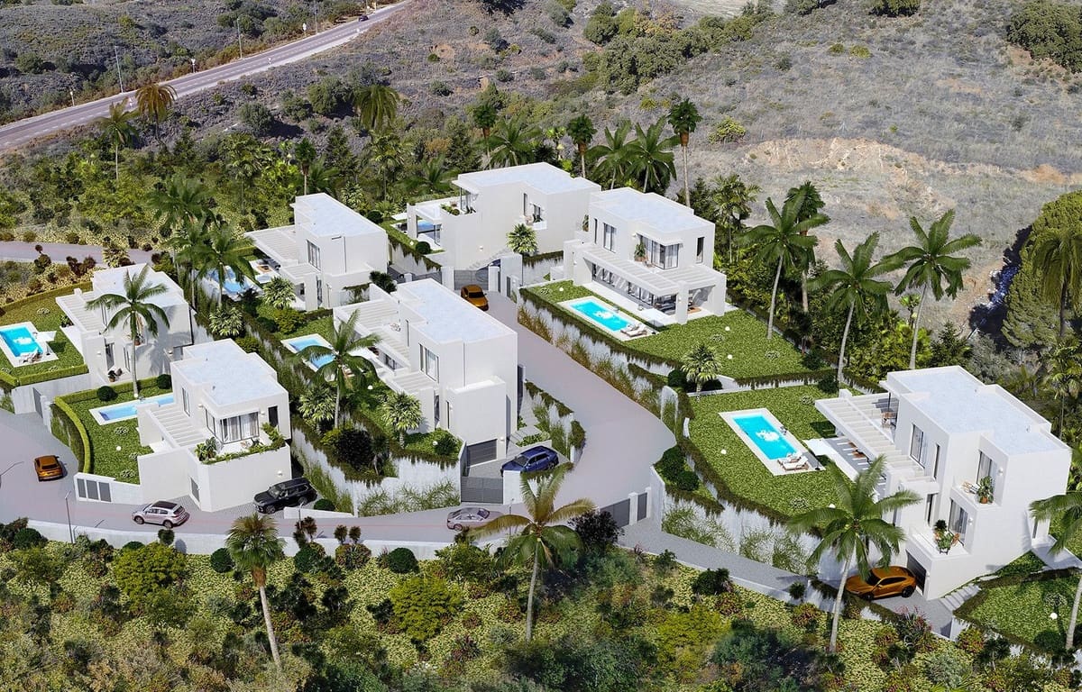 4 bedroom Villa for sale in Mijas with pool garage - € 1,975,000 (Ref: 6293266)