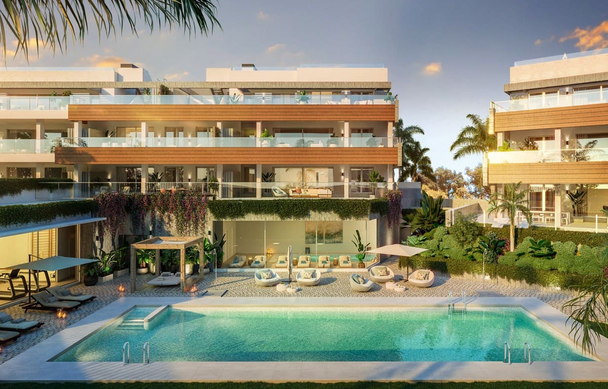 2 soveværelse Lejlighed til salg i Los Monteros med swimmingpool garage - € 525.000 (Ref: 6336732)