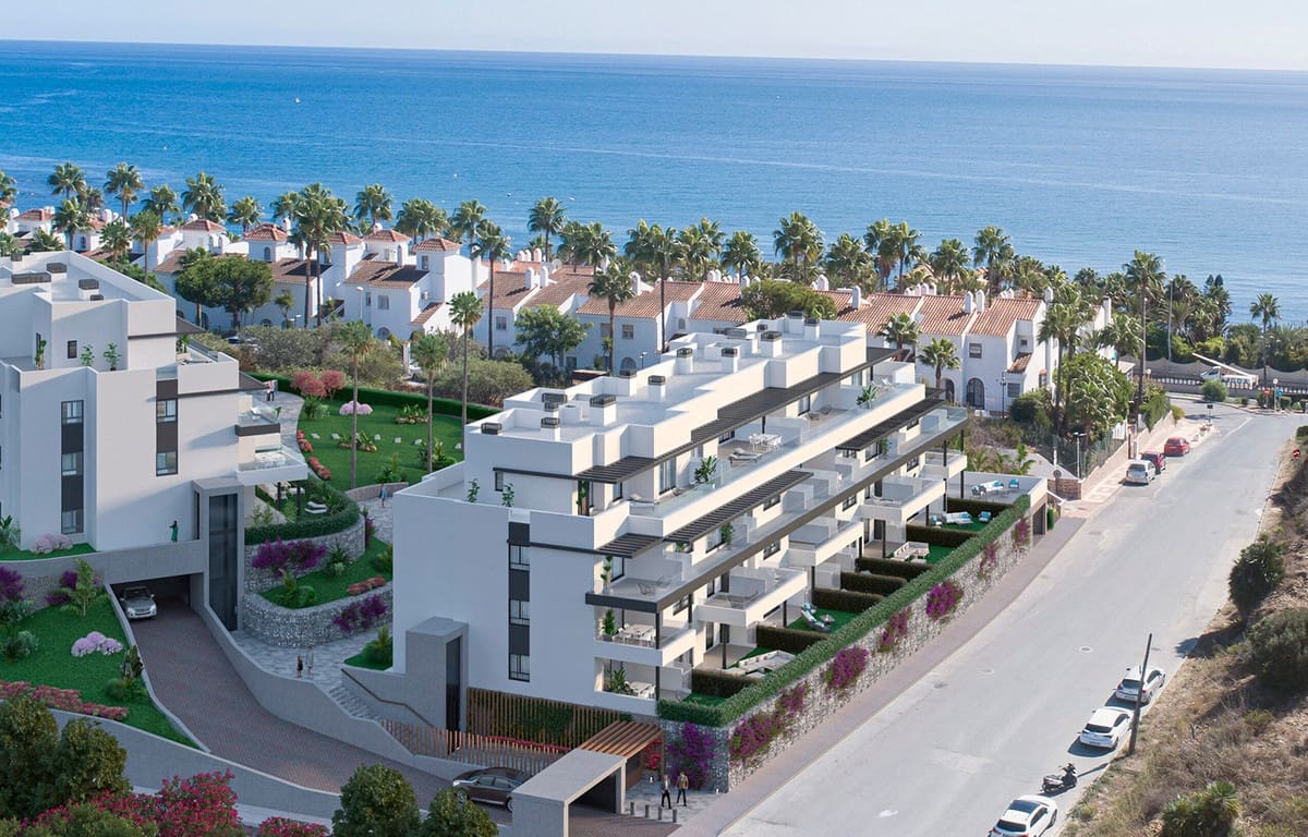 2 bedroom Apartment for sale in La Cala de Mijas with pool garage - € 425,300 (Ref: 6589135)