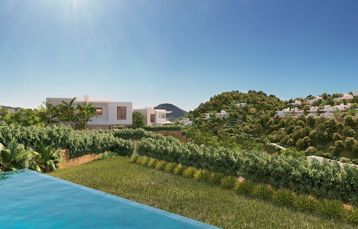 4 bedroom Villa for sale in Marbella with pool garage - € 4,500,000 (Ref: 6959320)