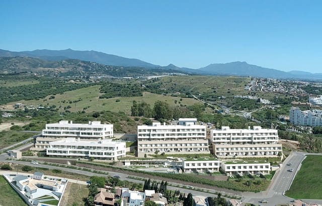 2 sovrum Takvåning till salu i Estepona med pool garage - 550 000 € (Ref: 6989626)