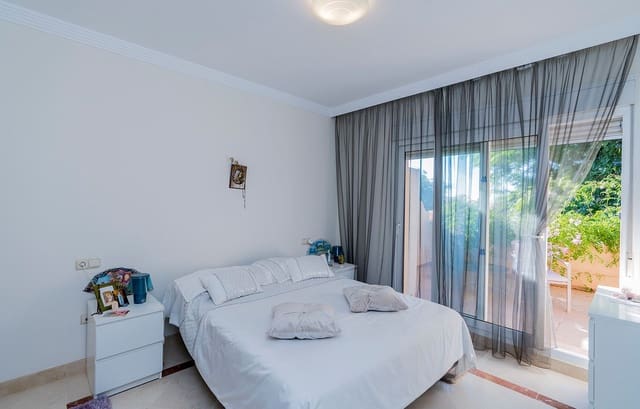 3 bedroom Semi-detached Villa for sale in Riviera del Sol, Mijas with pool garage - € 685,000 (Ref: 7091206)