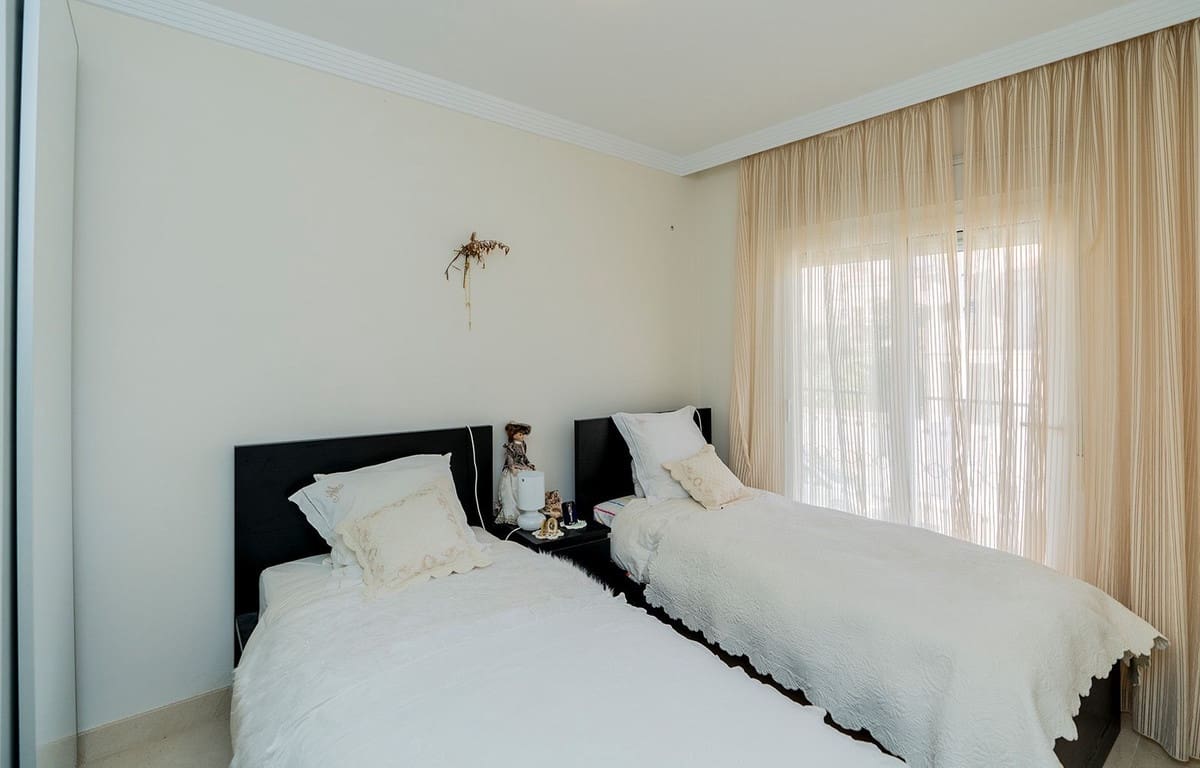 Pareado de 3 habitaciones en Riviera del Sol en venta con piscina garaje - 685.000 € (Ref: 7091206)