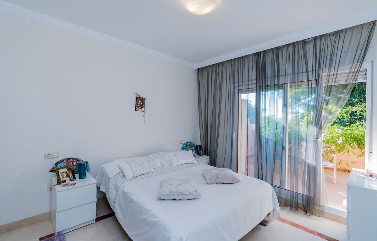 3 chambre Villa/Maison Semi-Mitoyenne à vendre à Riviera del Sol avec piscine garage - 685 000 € (Ref: 7091206)