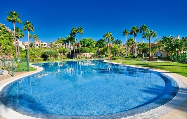 3 slaapkamer Halfvrijstaande villa te koop in Riviera del Sol, Mijas met zwembad garage - € 685.000 (Ref: 7091206)