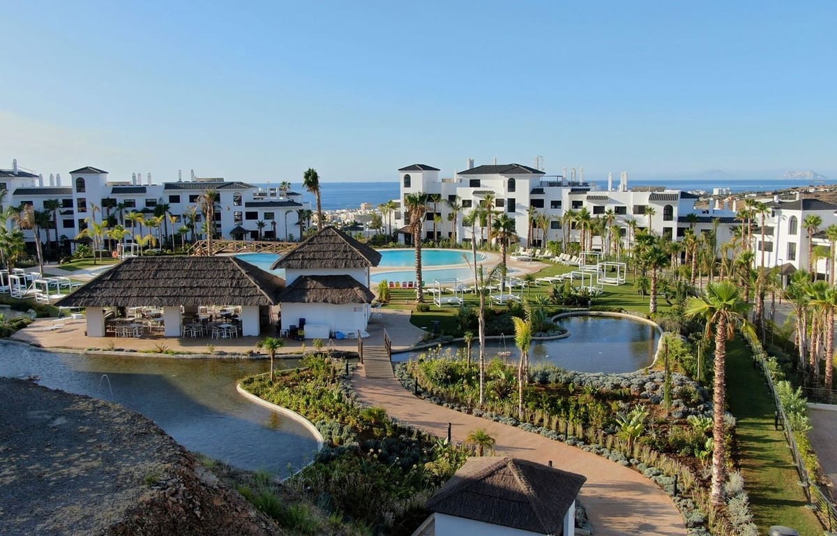 2 sypialnia Penthouse na sprzedaż w Estepona z basenem garażem - 871 442 € (Ref: 7131989)