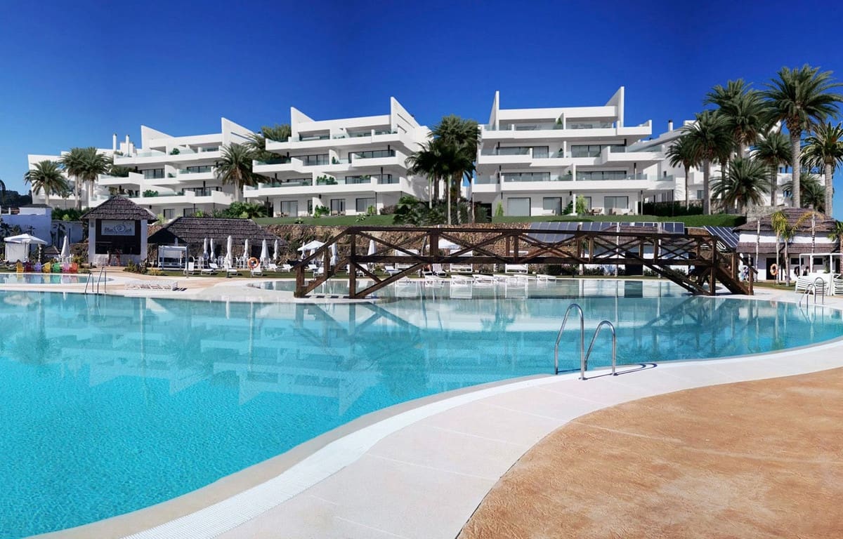 2 quarto Penthouse para venda em Estepona com piscina garagem - 860 783 € (Ref: 7131989)