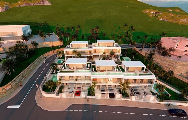 4 makuuhuone Huvila myytävänä paikassa Estepona mukana uima-altaan 
autotalli - 824 000 € (Ref: 7131993)