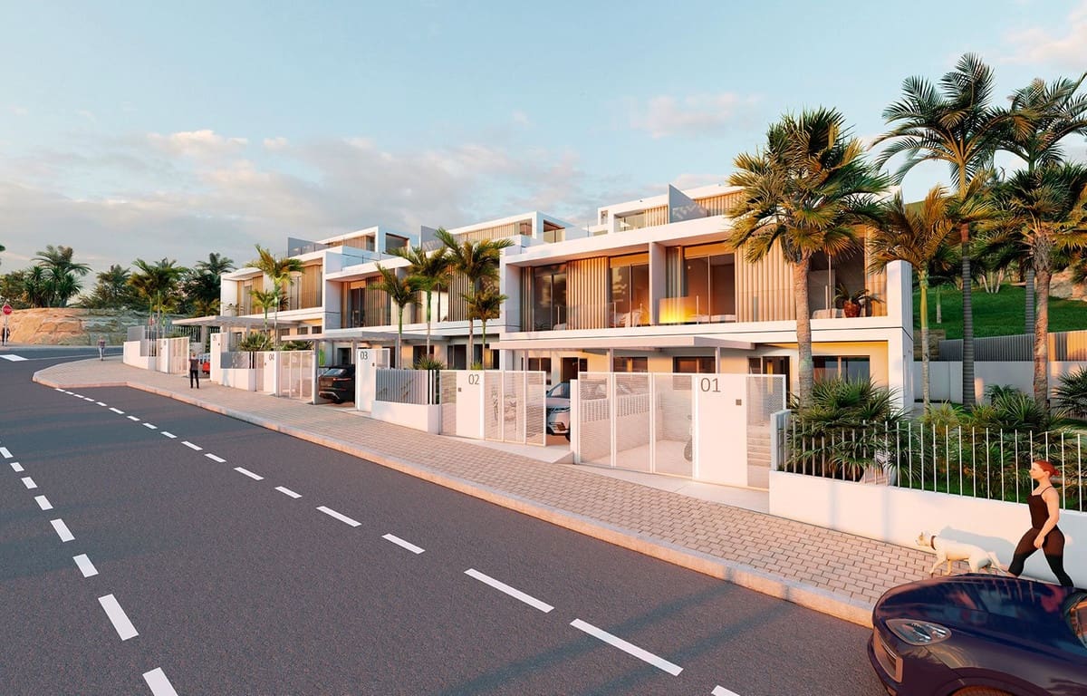 4 soverom Villa til salgs i Estepona med svømmebasseng garasje - € 824 000 (Ref: 7131993)