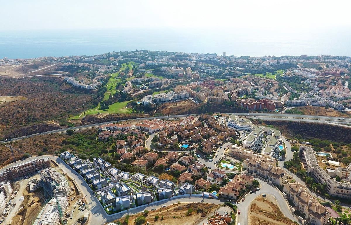 3 sovrum Villa till salu i Mijas Costa med pool garage - 1 860 000 € (Ref: 7197556)