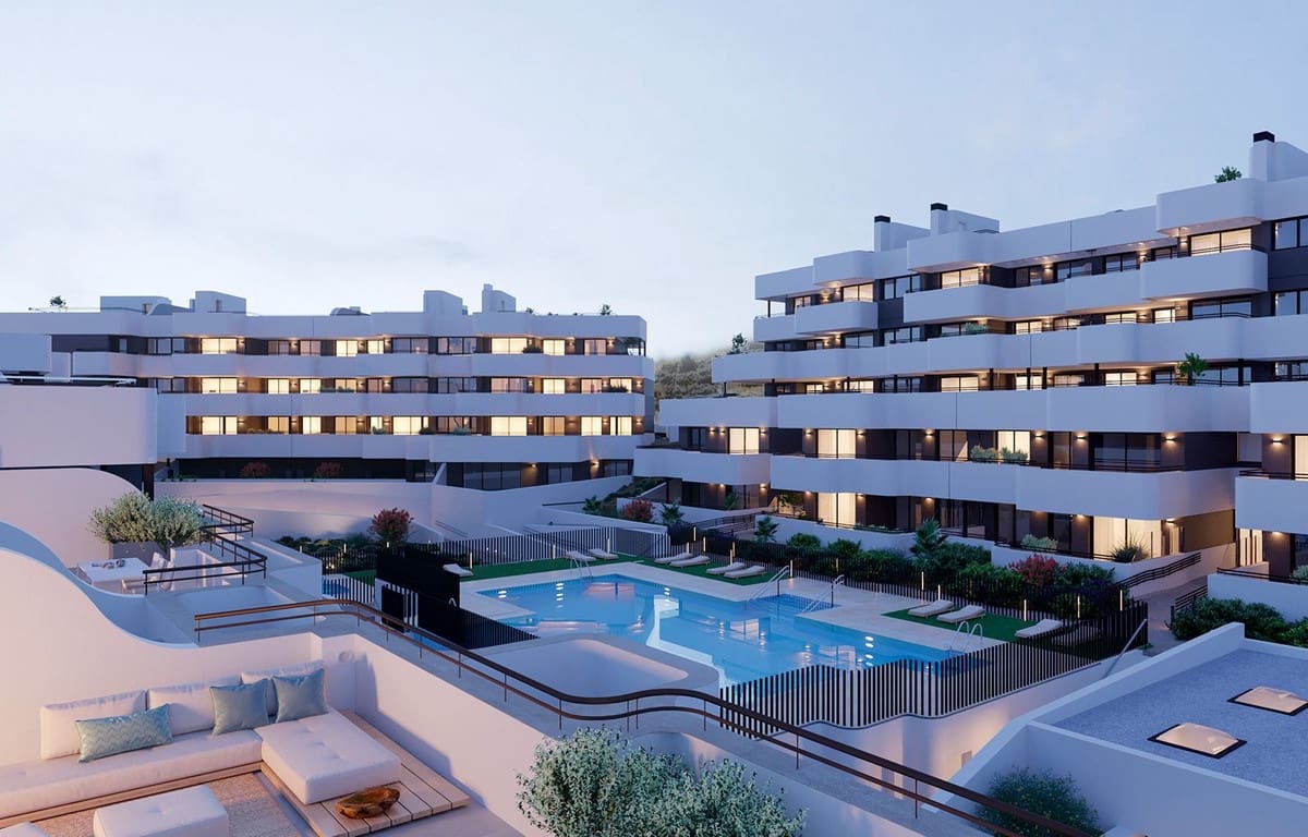 2 bedroom Apartment for sale in Estepona with pool garage - € 480,000 (Ref: 7233727)