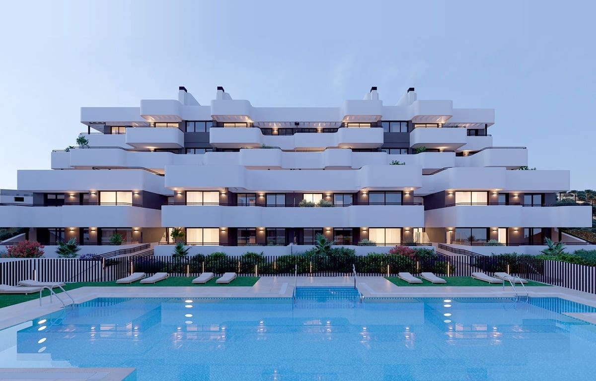 2 bedroom Apartment for sale in Estepona with pool garage - € 480,000 (Ref: 7233727)