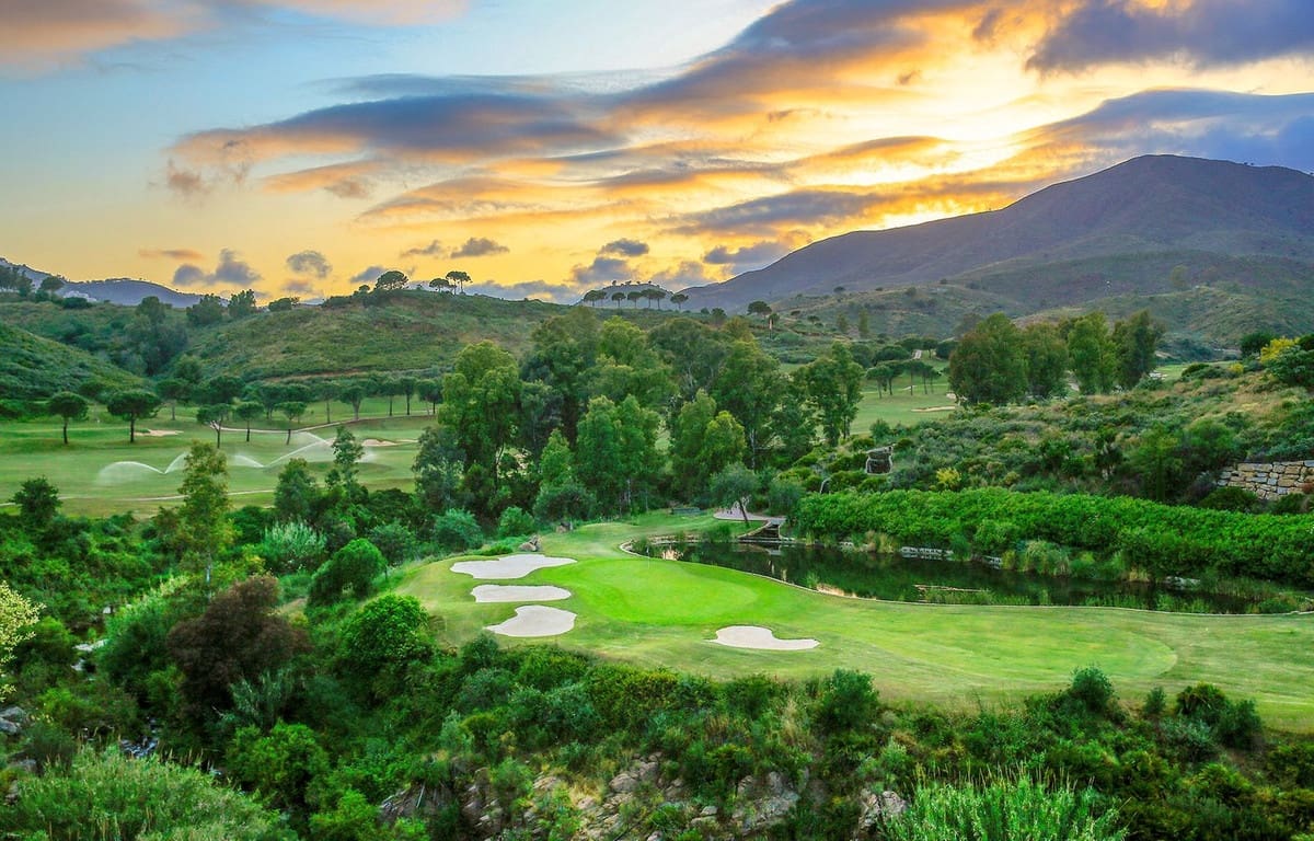 2 soverom Leilighet til salgs i La Cala Golf med svømmebasseng garasje - € 410 000 (Ref: 7290527)