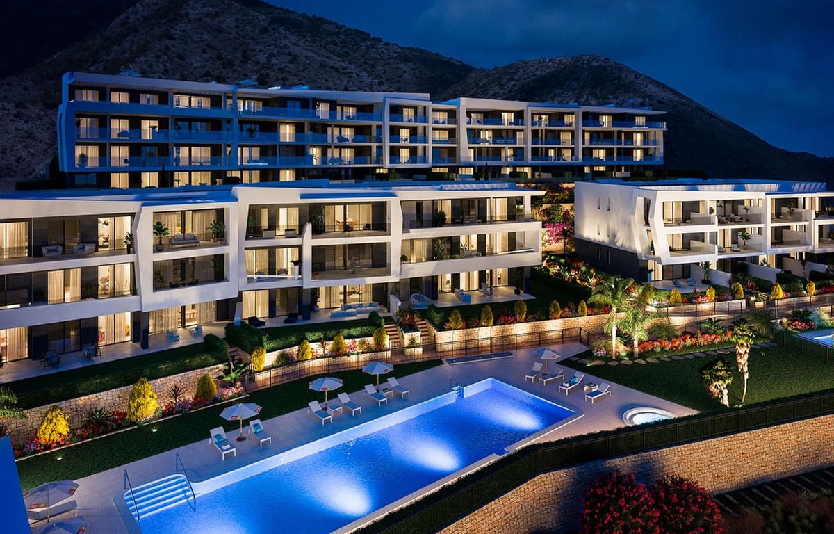 2 bedroom Beach Apartment for sale in Benalmadena with pool garage - € 567,000 (Ref: 7430203)