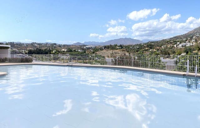2 bedroom Apartment for sale in Fuengirola with pool garage - € 449,950 (Ref: 7520566)