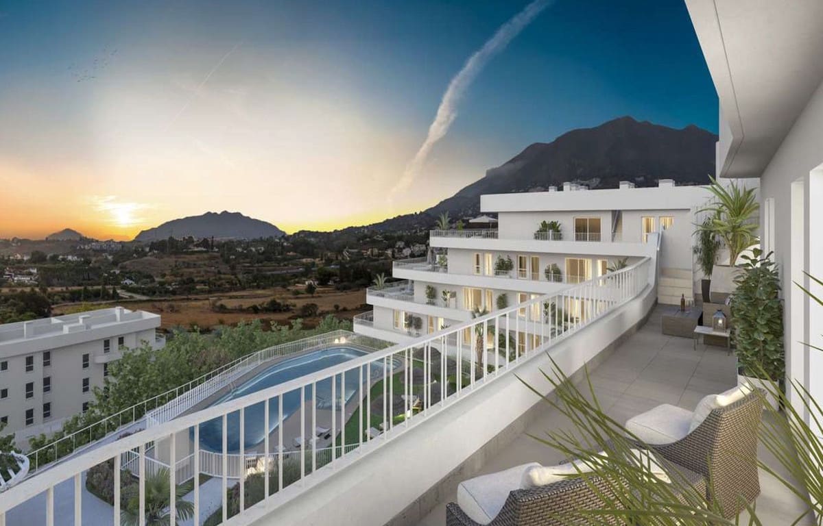 2 bedroom Penthouse for sale in Fuengirola with pool garage - € 439,950 (Ref: 7520568)
