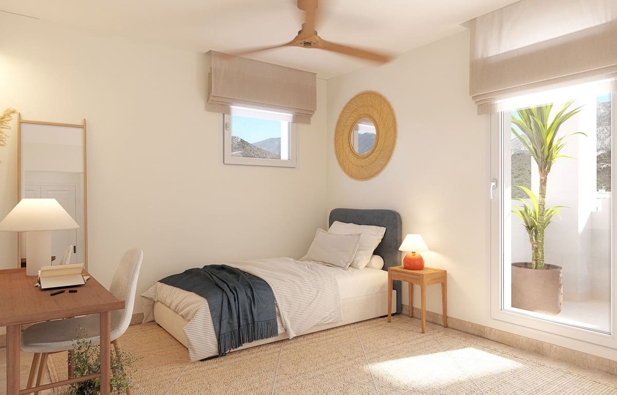 2 bedroom Penthouse for sale in Nueva Andalucia with pool garage - € 571,500 (Ref: 7550967)