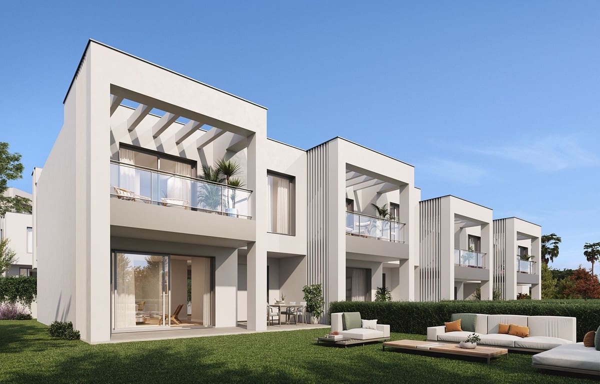 3 soverom Rekkehus til salgs i Elviria med svømmebasseng garasje - € 1 950 000 (Ref: 7603760)